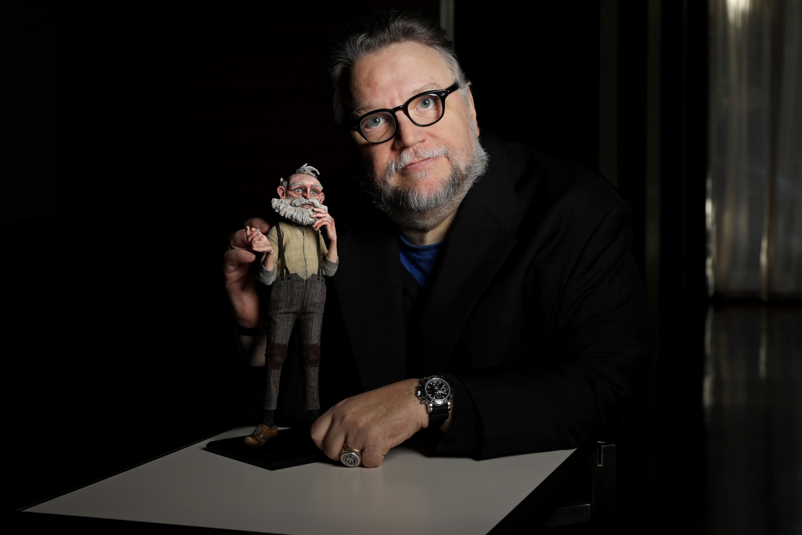 Guillermo del Toro anunció la beca Jenkins-Del Toro, en favor de siete jóvenes cineastas